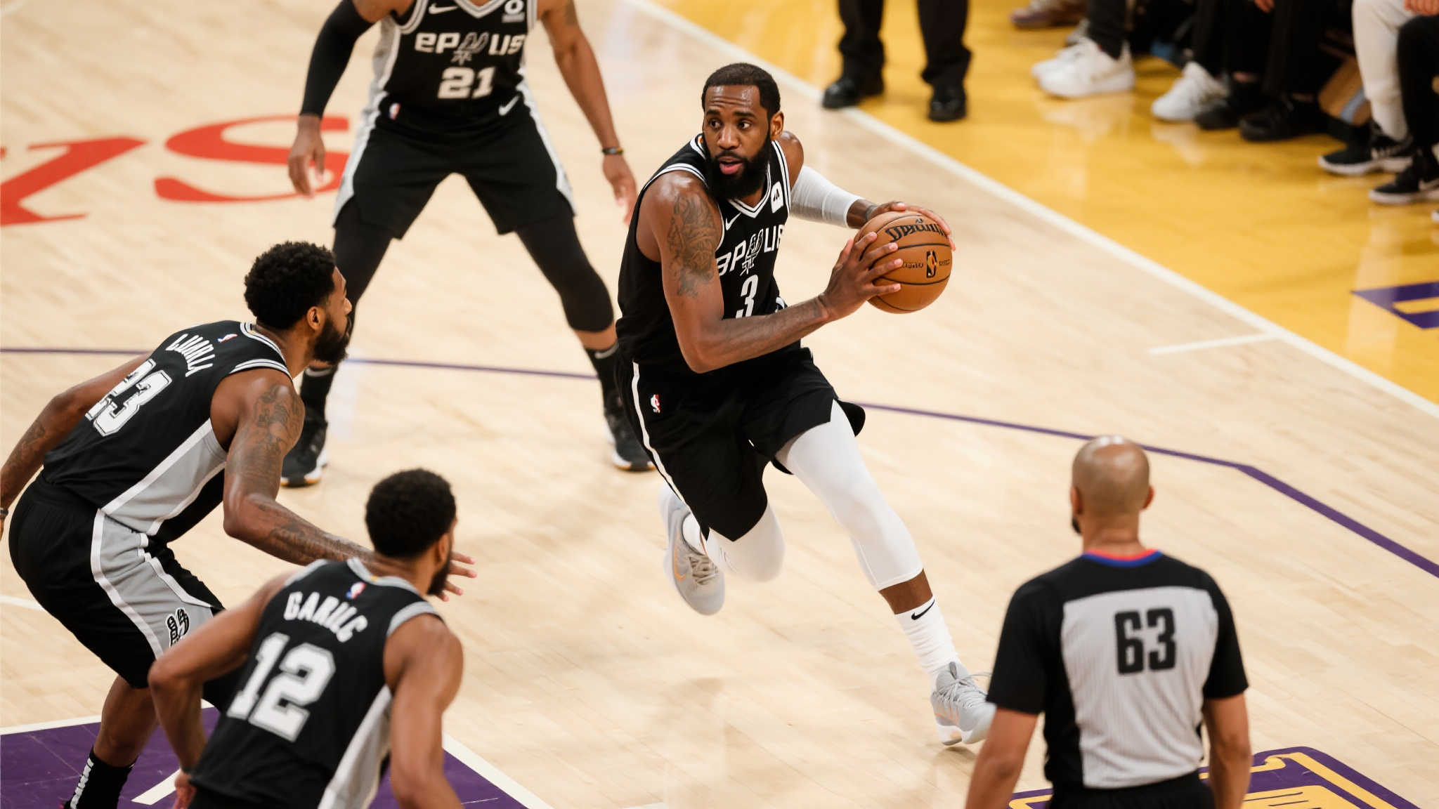 他在社交媒 他在社交媒